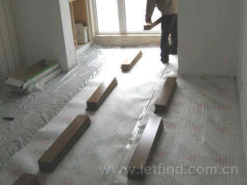 <a href=http://www.zhuangxiuzhishi.com/diban/ target=_blank class=infotextkey>地板</a>安装
